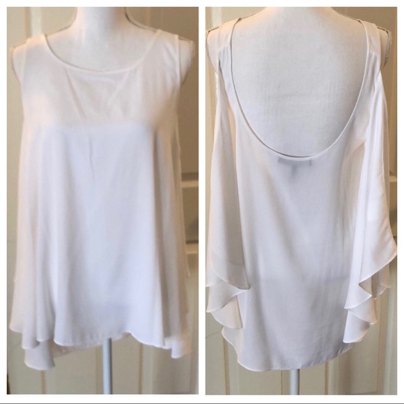BCBGMaxAzria Tops - BCBG MaxAzria White flowy blouse;